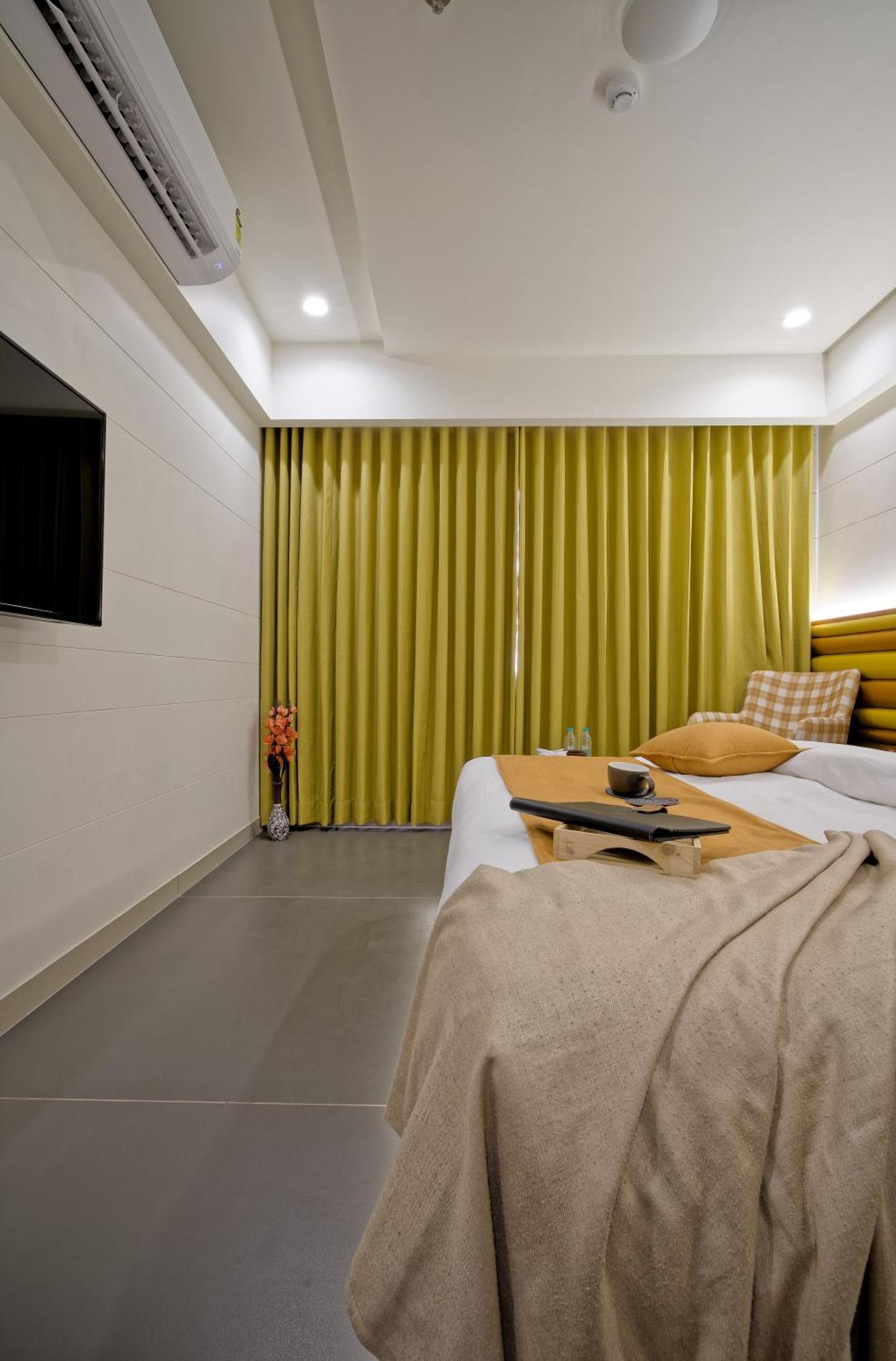 Hotel Lake Point Amhedabad Dış mekan fotoğraf