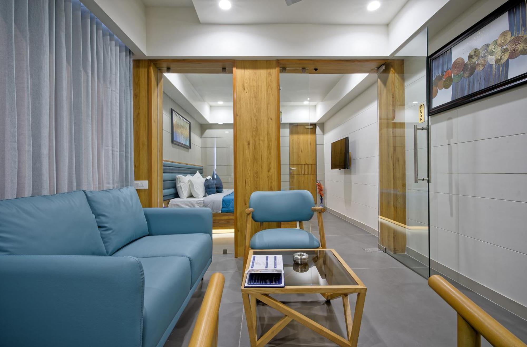 Hotel Lake Point Amhedabad Dış mekan fotoğraf