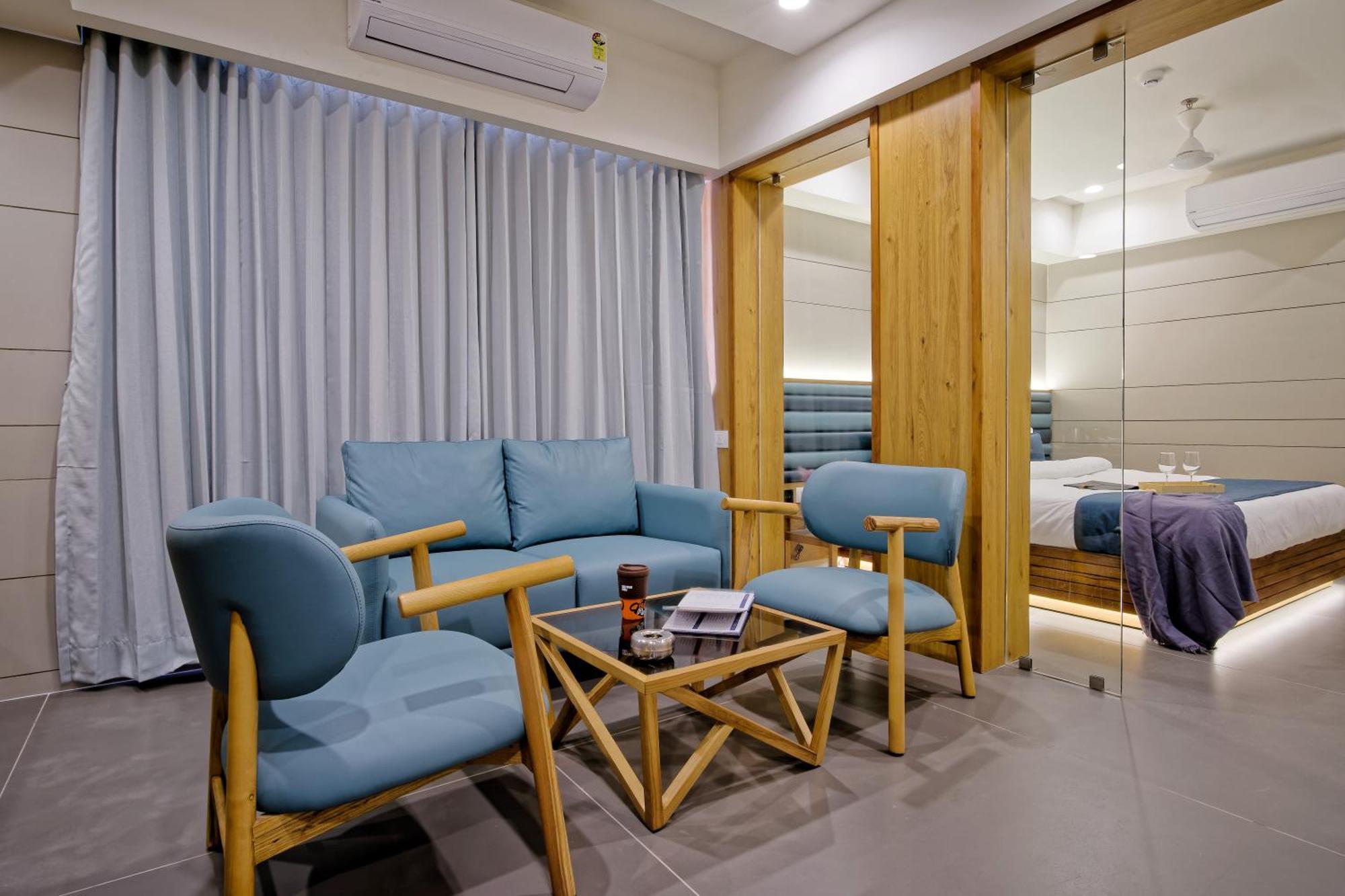 Hotel Lake Point Amhedabad Dış mekan fotoğraf